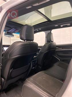 جیپ گراند شیرۆکی